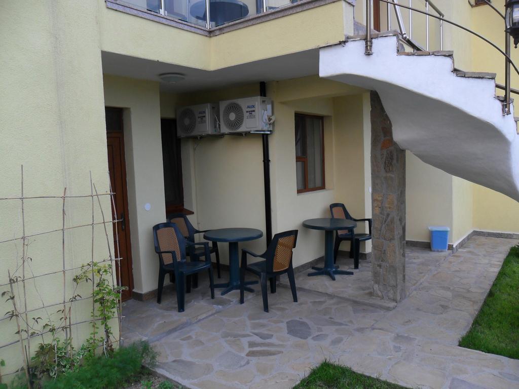 Altay Guest House Lozenets Exterior photo