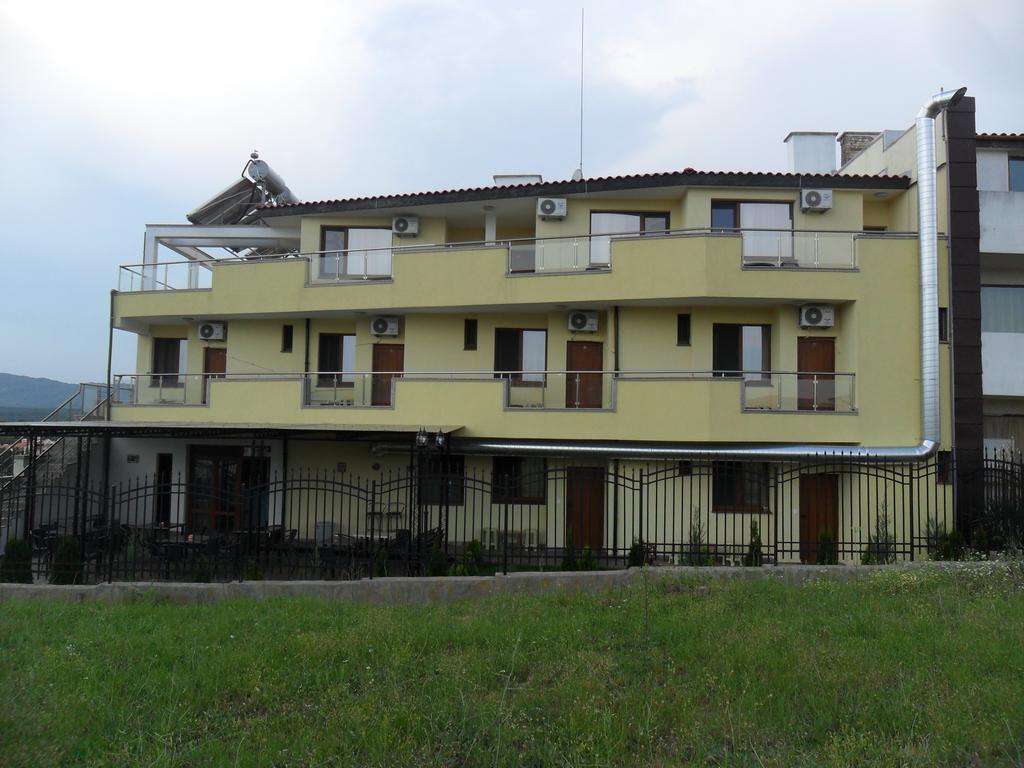 Altay Guest House Lozenets Exterior photo