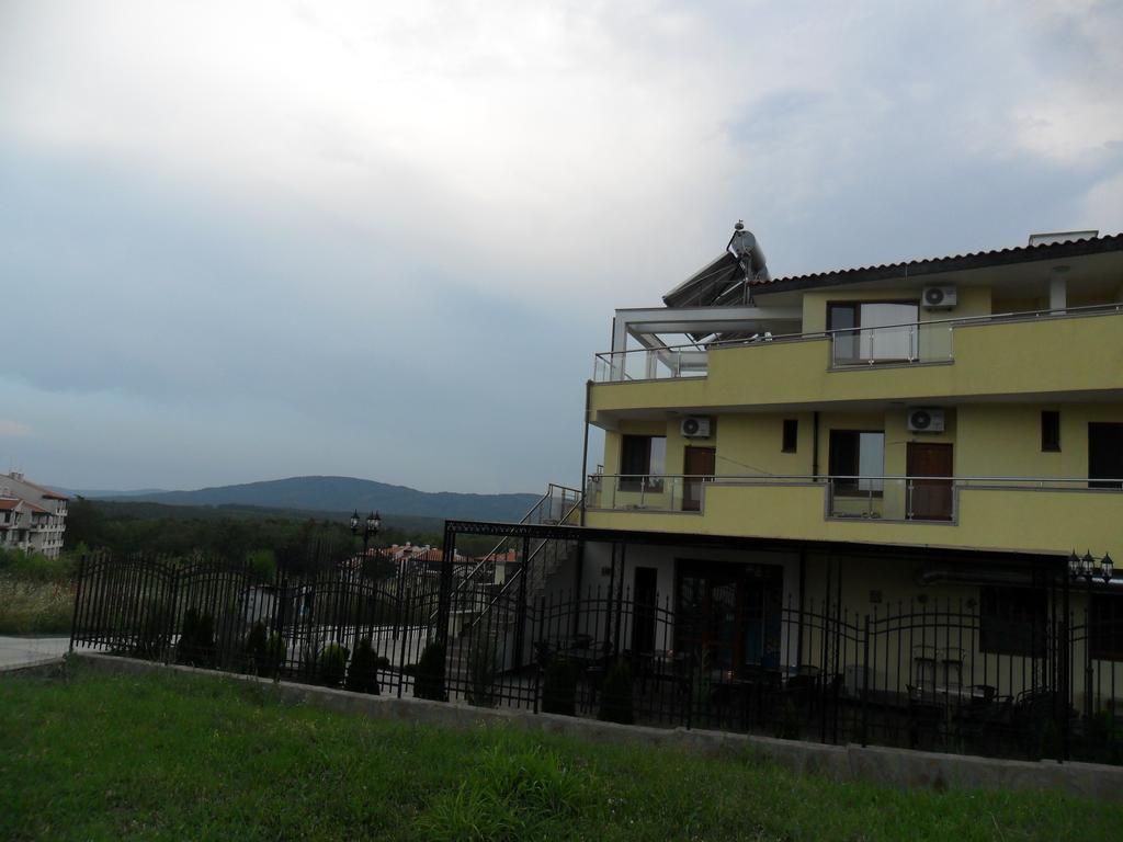 Altay Guest House Lozenets Exterior photo